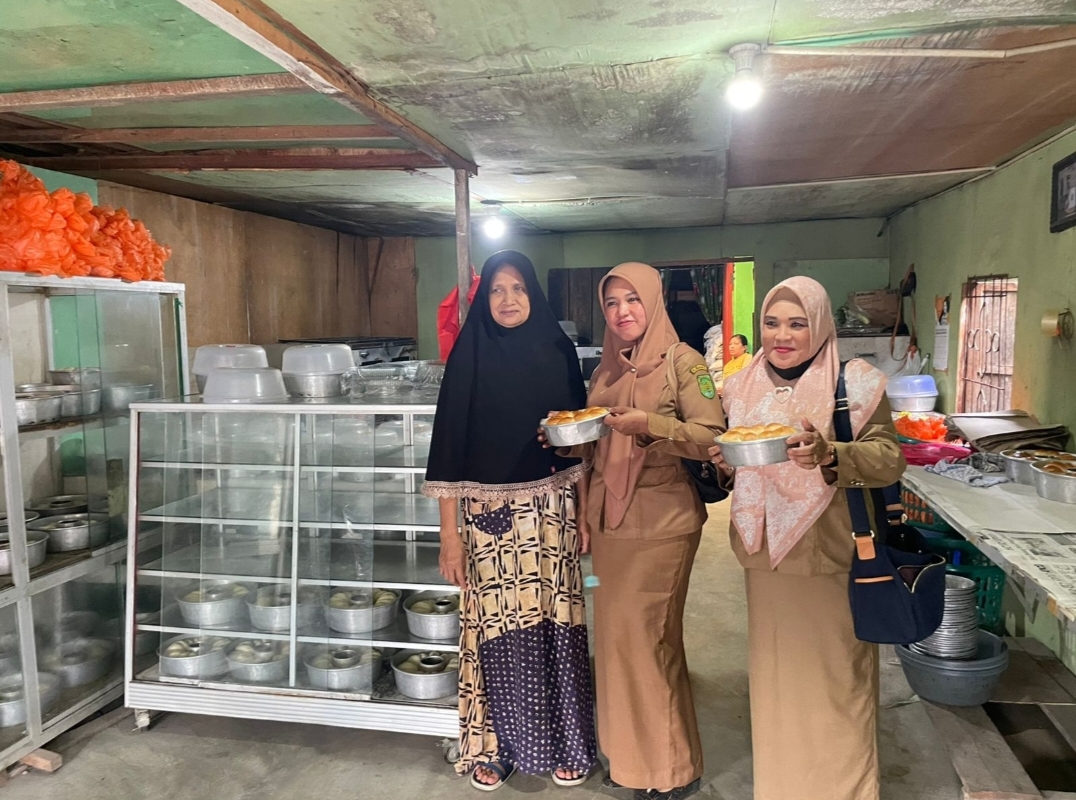 Galeri Diskopukm  Inhil Tinjau UKM Gembung Bakar Sederhana