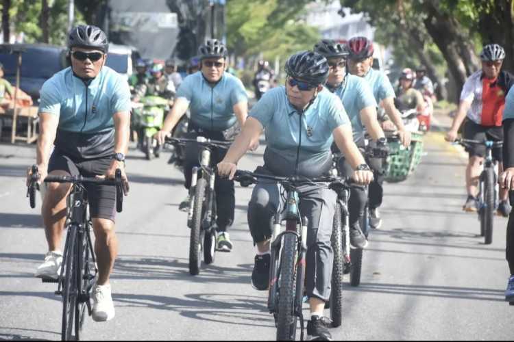 Sambil Gowes, Danrem 031/Wira Bima Brigjen TNI Dany Rakca A, S.A.P., M.Han melaksanakan patroli keamanan Pasca lebaran