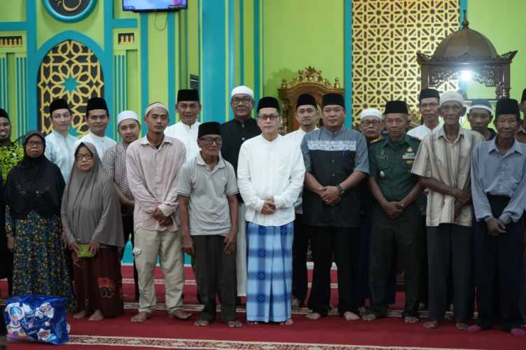 Camat Razali, SE Dampingi Safari Ramadhan Bupati Inhil di Pulau Burung, Tegaskan Komitmen Perkuat Kebersamaan dan Amaliah Ramadhan