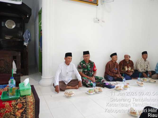 Babinsa  Serka M. Yasin melaksanakan syiar Islam melalui peringatan Isra Mi’raj Nabi Muhammad SAW