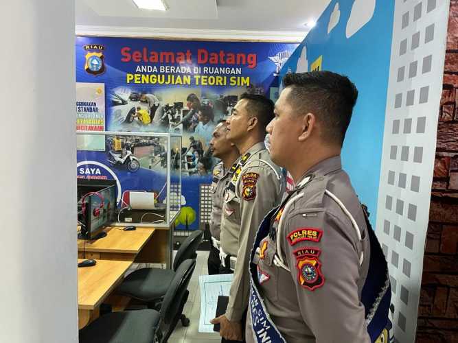 Tim Sosialisasi dan Asistensi Polda Riau Pantau Pelayanan Publik Polres Inhil