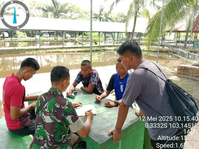 Babinsa Koramil 01/Tembilahan Berikan Pengarahan kepada Calon Pendaftar TNI AD