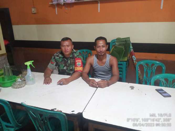 Dengan Komsos,Babinsa Pastikan Keamanan Wilayah