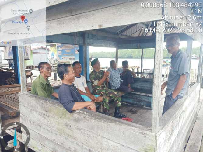 Cuaca Ekstrem, Babinsa Sarankan Konsumsi Banyak Air Putih