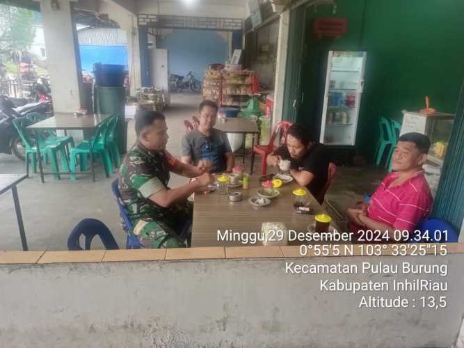 Babinsa Koramil 11/Pulau Burung: Jembatan Silaturahmi Masyarakat