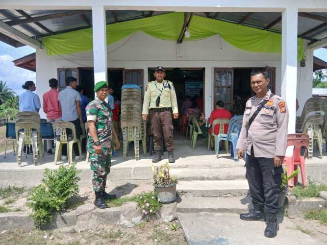 Babinsa Serda Hendra Kardi, Sukseskan Pengamanan Perayaan Natal dan Tahun Baru