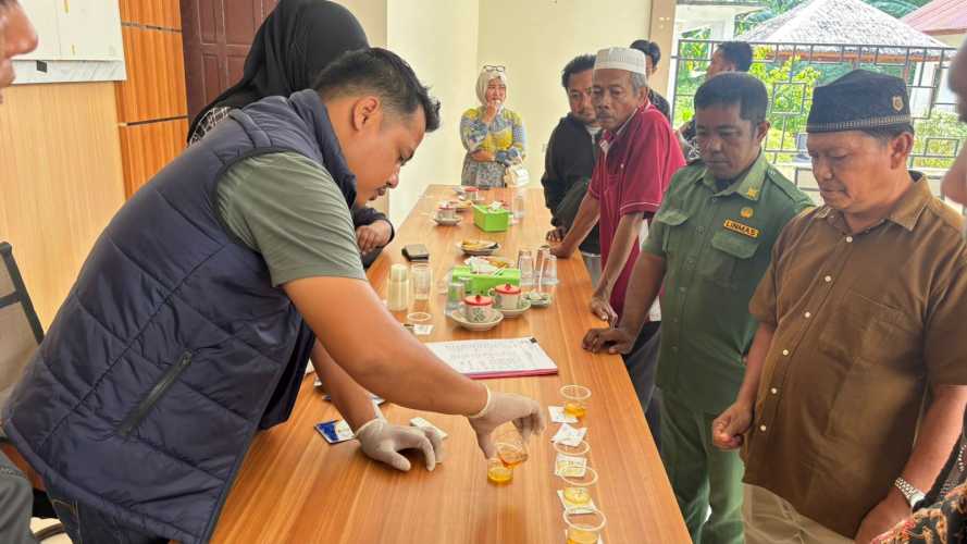 Polisi Datangi Dua Kantor Desa di Bengkalis untuk Tes Urine, Ini Hasilnya