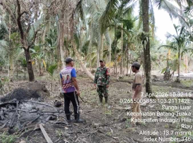 Babinsa Sungai Luar Intensifkan Patroli Tapal Batas di Jalan Lintas Desa, Perkuat Sinergi dengan Masyarakat