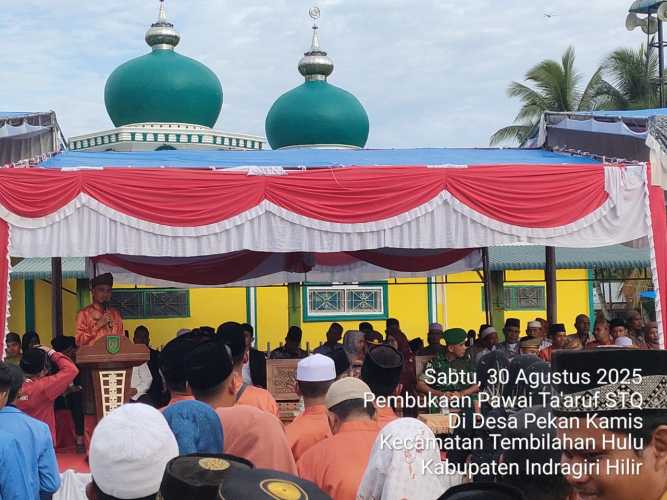 Plt. Camat Tembilahan Hulu Melepas secara langsung Peserta Pawai Ta'aruf sekaligus membuka Stand Bazar seleksi Tilawatil Qur'an