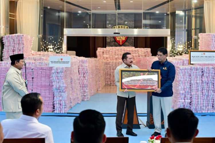 Presiden Prabowo Saksikan Penyerahan Penyelamatan Keuangan Negara dan Lahan