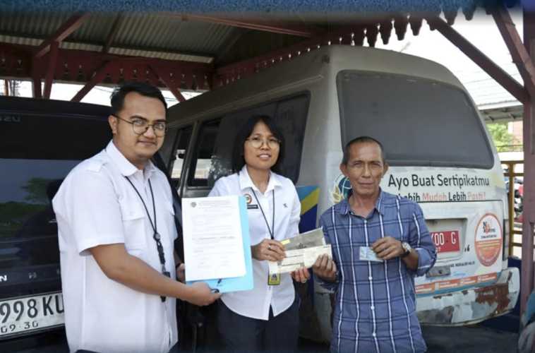 Serah Terima Hasil Lelang BMN, Kantah Indragiri Hilir Tuntaskan Proses Lelang Mobil LARASITA