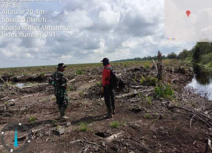 Babinsa Mengecek Lahan Terbuka Lahan Konsesi