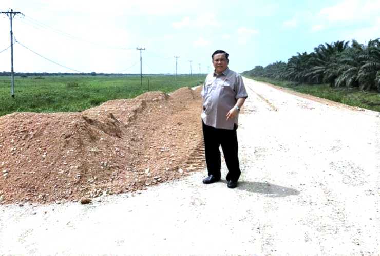 Tangani Banjir, Sekda Riau Tinjau Perbaikan Jalan Sontang-Jurong-Bonai