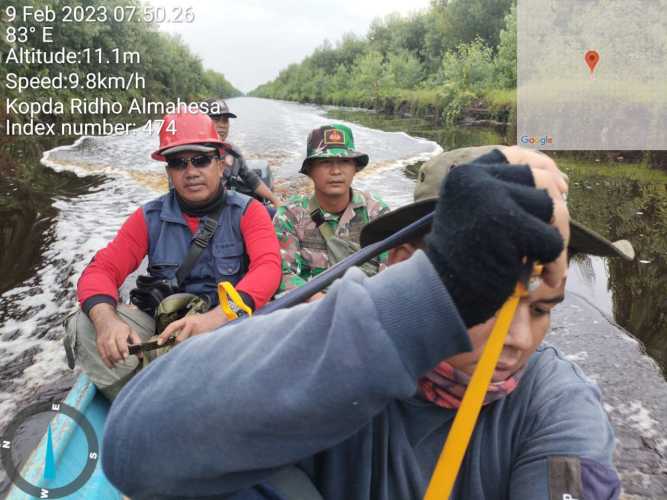 Babinsa Patroli Lintas Sungai