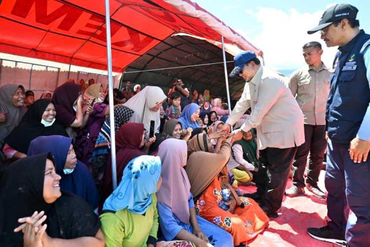 Dengar Keluhan Warga, Presiden Prabowo Tinjau Posko Pengungsian Banjir di Aceh Tenggara