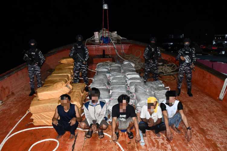 Lanal Tanjung Balai Karimun Gagalkan Penyeludupan Narkoba Senilai 7 Triliun Rupiah
