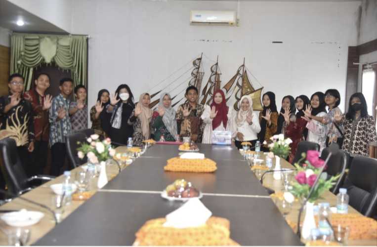 Galeri Plt. Sekretaris DP2KBP3A Dampingi Pj Ketua TP PKK Terima Kunjungan Forum  Anak