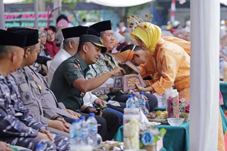 Dandim 0208 Asahan Hadiri Pawai Ta'aruf dan Pembukaan FSQ