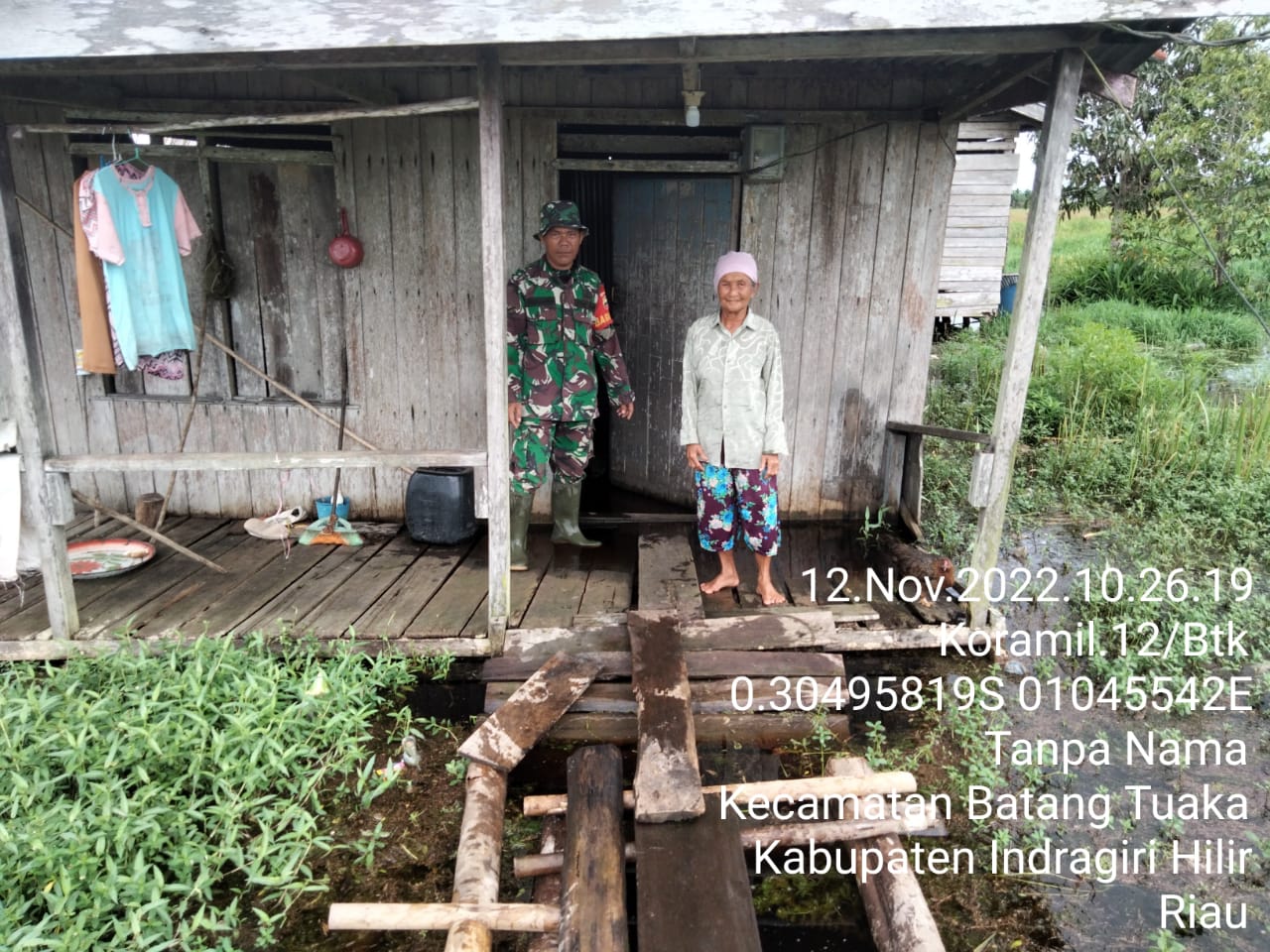 Serda Fero A Duha Memonitor Banjir di Desanya