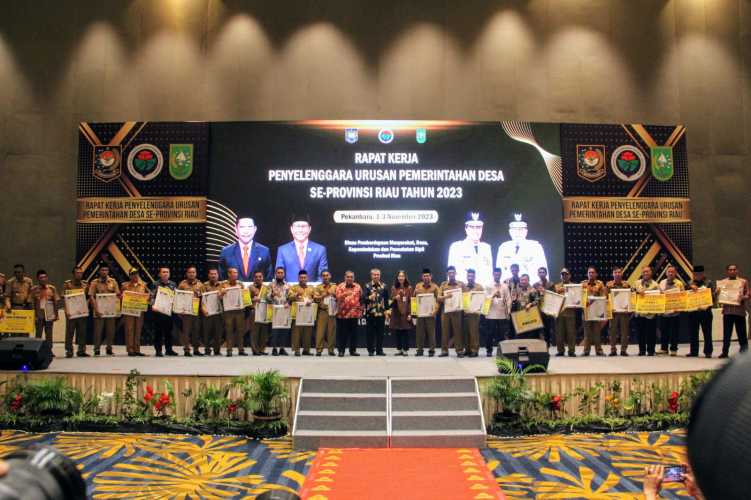 Pemda Inhil Raih Penghargaan Pemenang Ketiga Lomba Evaluasi Kinerja Kecamatan Tingkat Provinsi Riau Tahun 2023