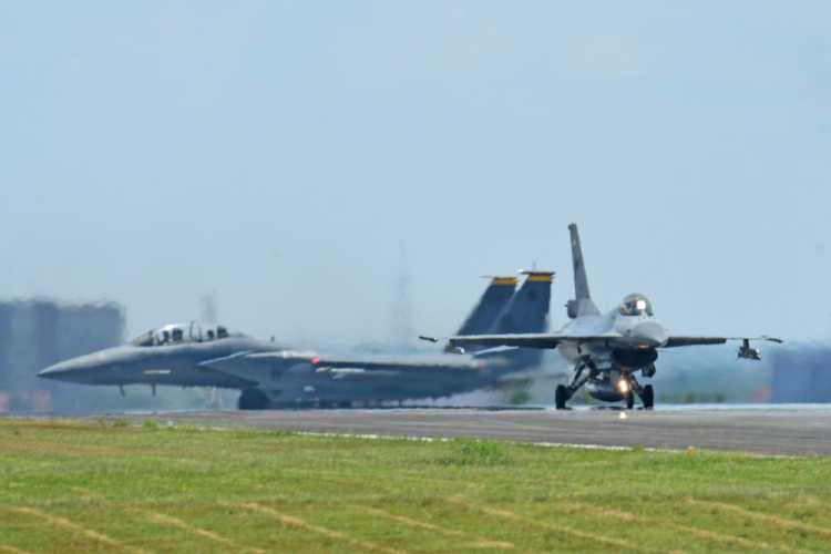 F-16 TNI AU dan F-15 AS Terlibat Dogfight dalam Latma Cope West di Pekanbaru