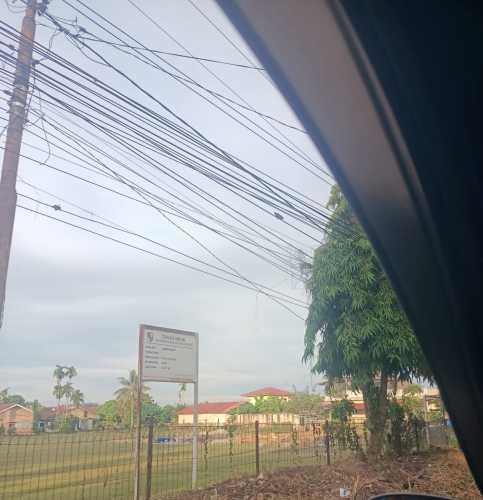 Kabel Optik Serabut Kian Parah, Warga Dorong Pemko Pekanbaru Aksi Cepat