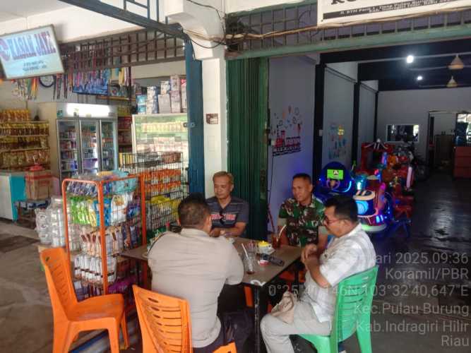 Komsos Pagi, Babinsa Pulau Burung Interaksi Sosial dengan Warganya