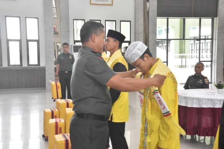 Hapal 20 Juz Alquran Diberangkatkan Umroh Gratis dari Pangdam I/BB