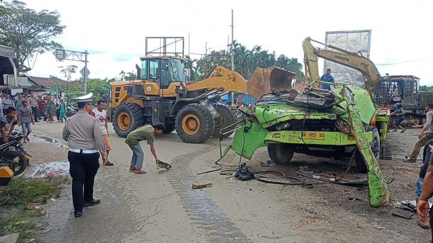 Kecelakaan Maut di Simpang Tiga Mumpa,Rem Blong Mobil Hino Tewaskan Satu Orang dan Lukai Tiga Korban