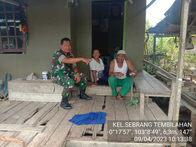 Sertu M.Yasin Kunjungi Warga Kurang Mampu