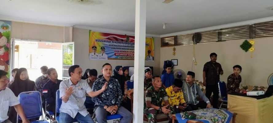 Pelaksanaan Rapat Pleno Kecamatan Tembilahan Sertu Jondri Wakili Danramil