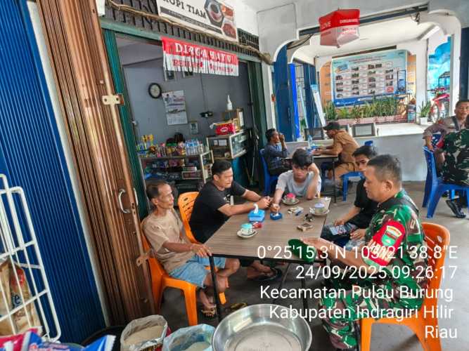Babinsa Koramil 11/Pulau Burung Sosialisasikan Penerimaan Prajurit TNI AD di Desa Sri Danai Jaya