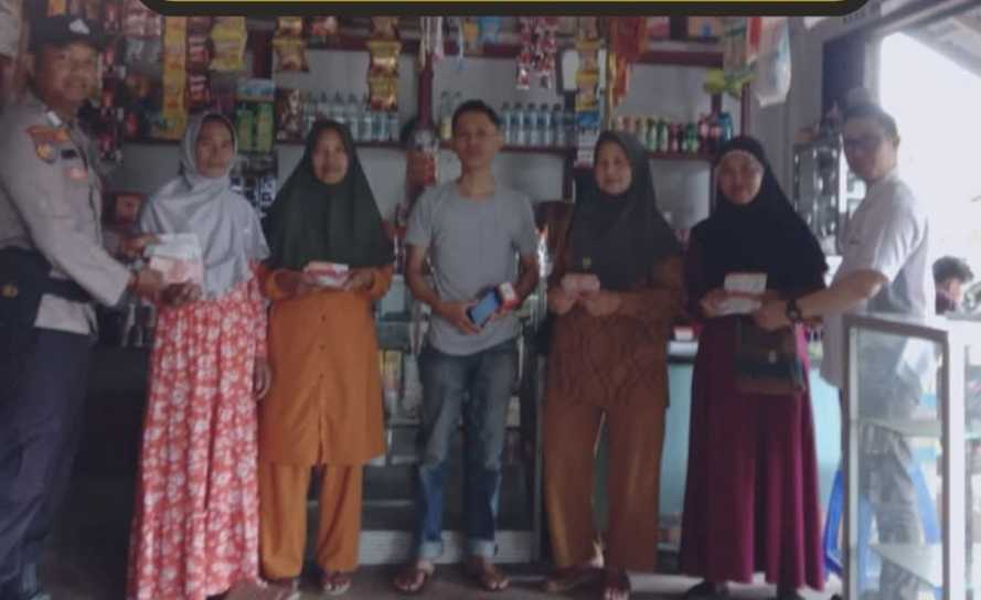 Babinkamtibmas Polsek Tembilahan Hulu Amankan Penyaluran PKH & BSP Tahap I 2025 di Desa Sialang Panjang