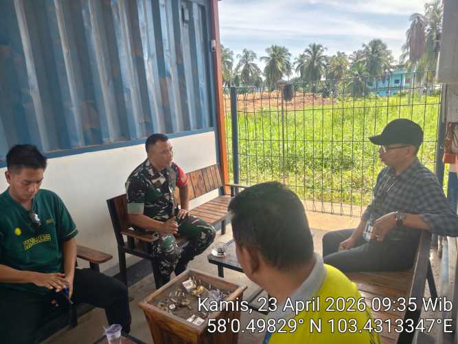 Babinsa Koramil 11/Pulau Burung Pererat Sinergi dengan PT RSUP demi Keamanan dan Harmonisasi Desa
