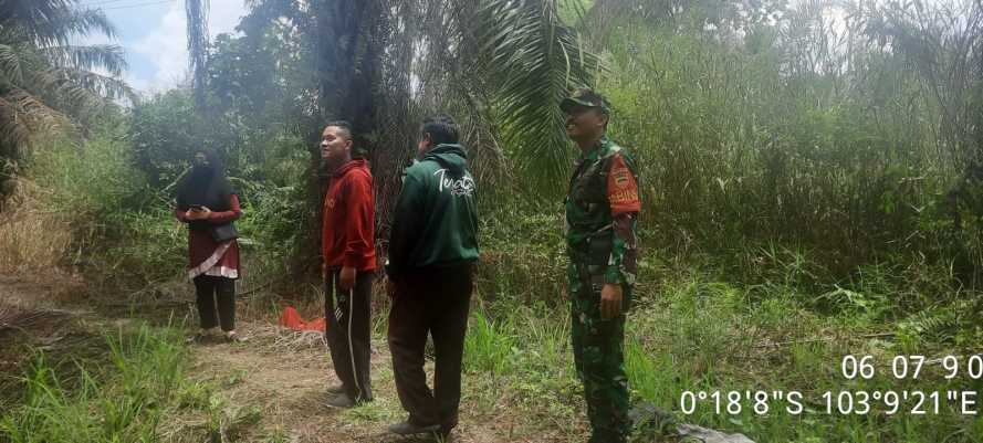 Serda Suratno Bersama Masyarakat Laksanakan Patroli Karhutla