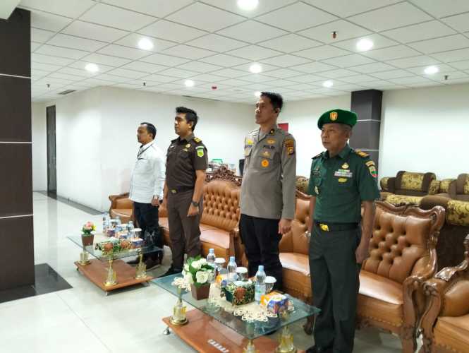 Mewakili Dandim, Danramil 01/Tembilahan Menghadiri Rapat Paripura Ke -23 Masa Persidangan Ke-III DPRD Inhil