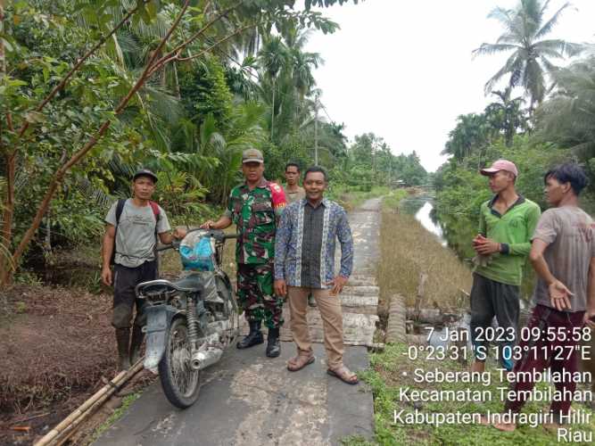 Sertu M.Yasin Lakukan Patroli Bersama Warga