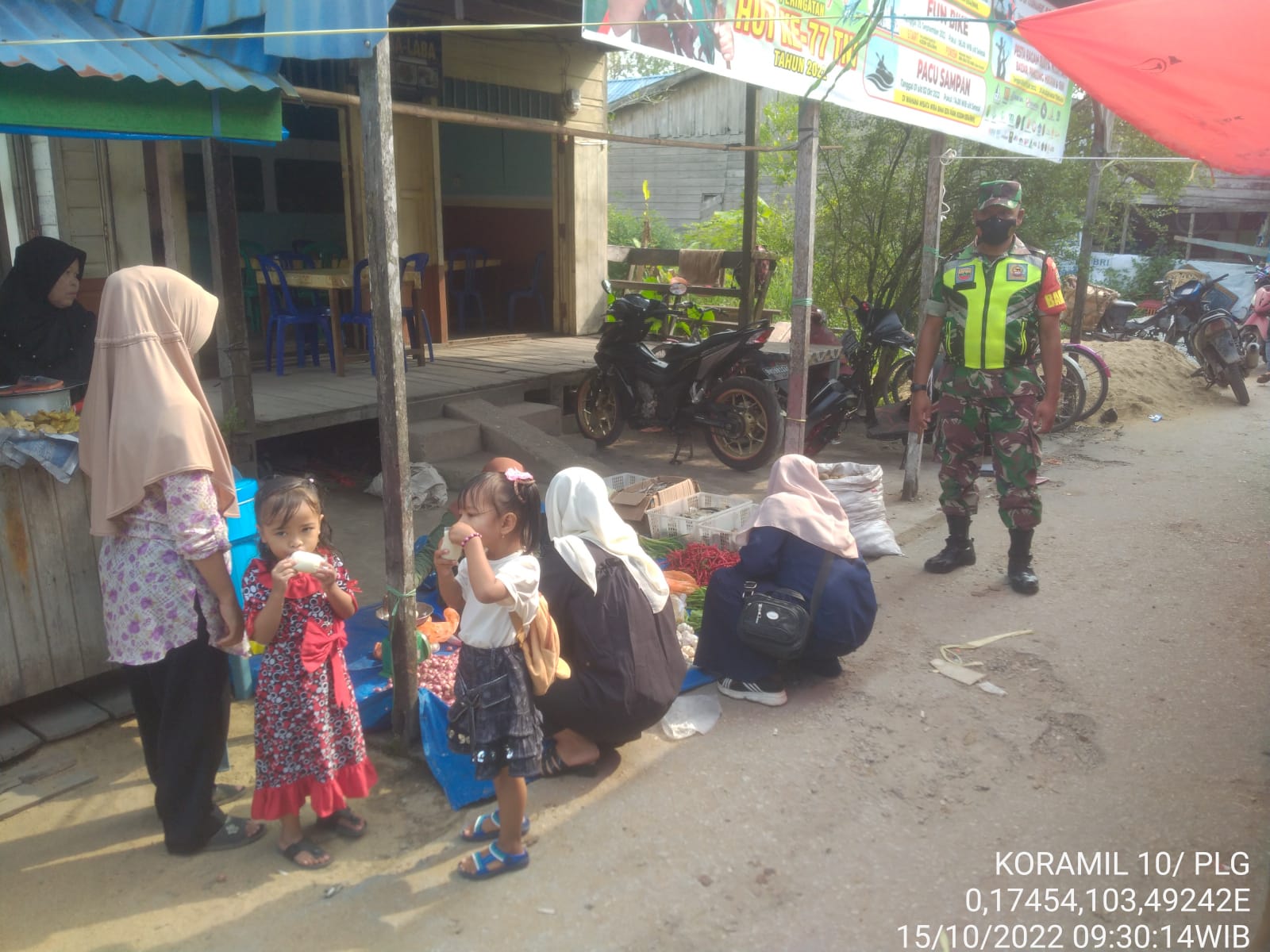 Serda Mulyadi Babinsa Koramil 10/Pelangiran Wajibkan  Protokol Kesehatan