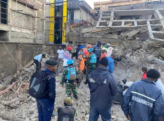 Satgas BGC 39-F MONUSCO Evakuasi Korban Reruntuhan Bangunan Di Bankoko