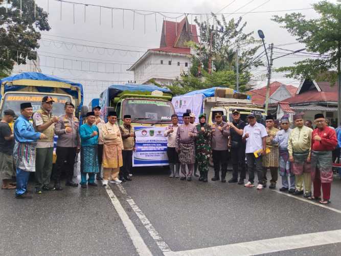 Bupati Rohil H. Bistamam Lepas Bantuan Kemanusiaan untuk Korban Bencana Alam Sumbar, Sumut, dan Aceh