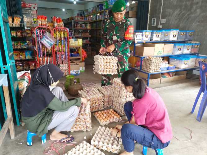 Serda Siswanto Melakukan Pengecekkan Harga Pangan