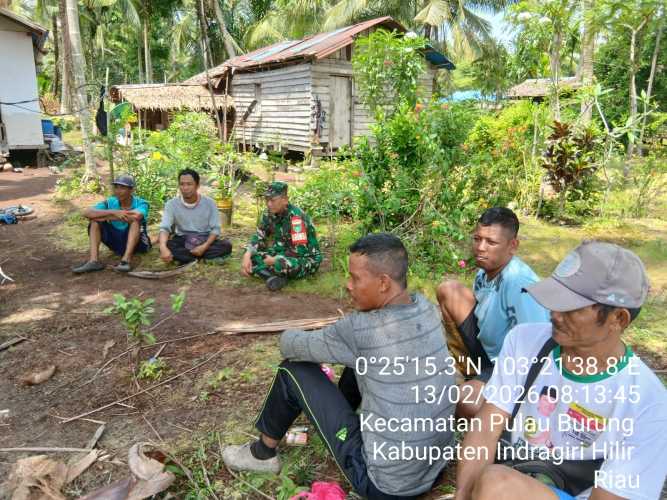 Babinsa Sungai Danai Gencarkan Penyuluhan Bahaya Karhutla di Musim Kemarau