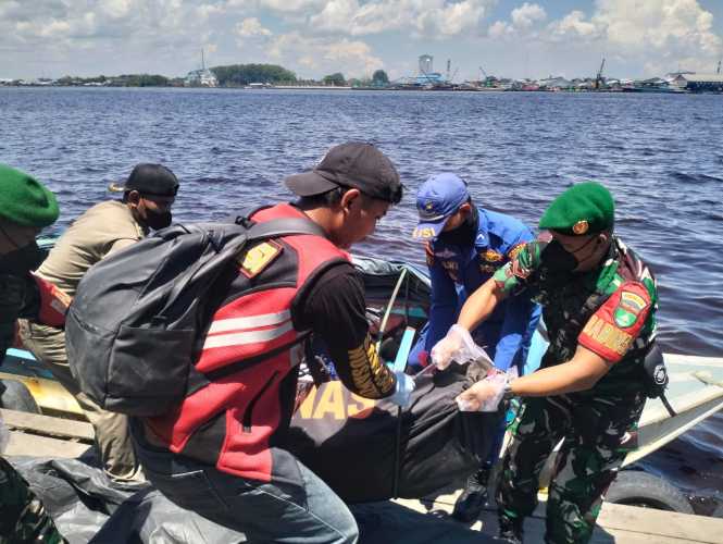 Penemuan Mayat Laki - Laki di Pesisir Pantai Desa Kuala Selat