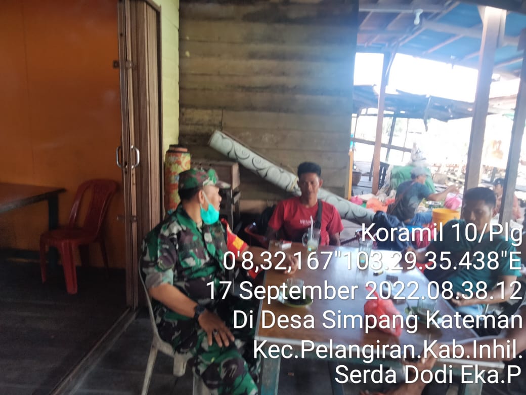 Serda Dodi Eka Putra Babinsa Koramil 10/Pelangiran Menciptakan Rasa Kebersamaan
