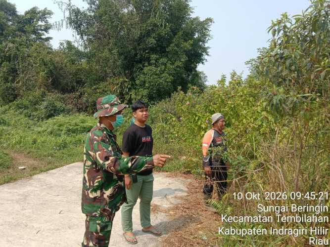 Babinsa Koramil 01/Tbh Perkuat Sinergitas dengan Masyarakat dalam Patroli Lintas Tapal Batas