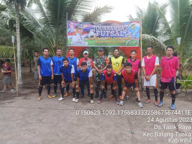 Peringati HUT RI Ke -78, Babinsa Membukan Pertandingan Futsal Antar RT