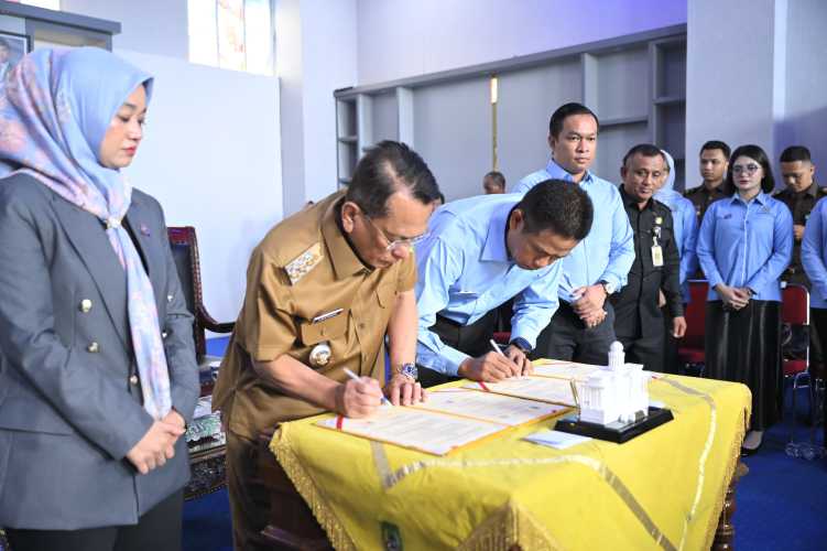 Pemkab Rokan Hilir dan Kejari Rohil Tanda Tangani MoU, Perkuat Sinergi Cegah Penyelewengan Anggaran Tahun 2025
