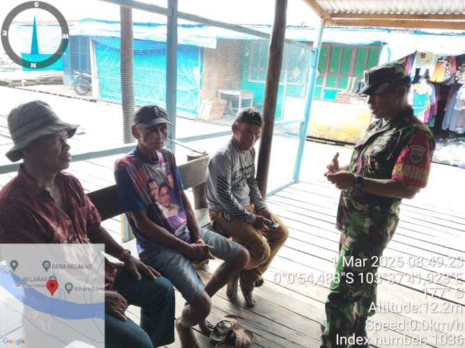Babinsa Serma H. Situmorang Tingkatkan Sinergi dengan Masyarakat melalui Komsos