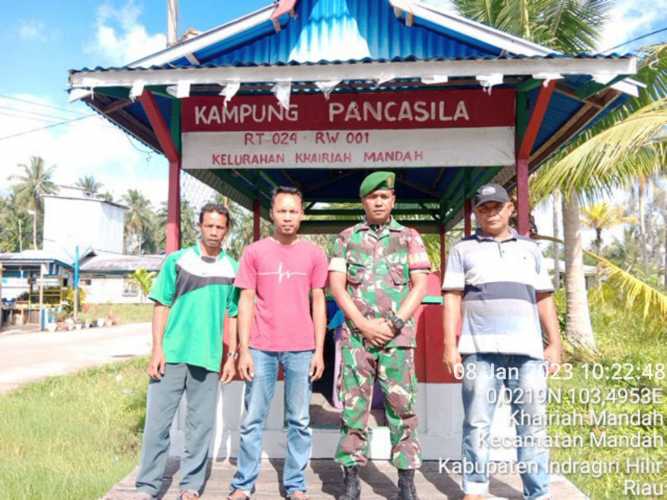 Babinsa Mandah Menerima Silaturahmi di Kampung Pancasila