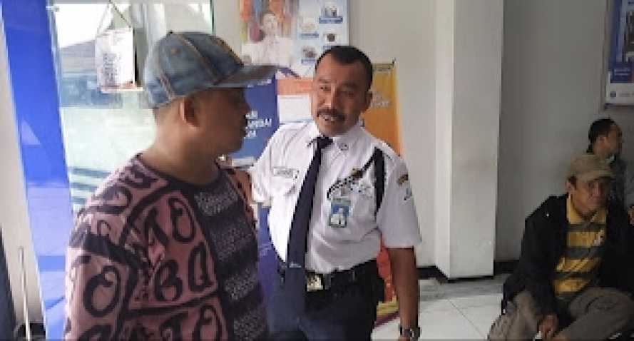 Sugiharto Satpam Teladan  BRI Unit Pasar  Pagi  Tembilahan